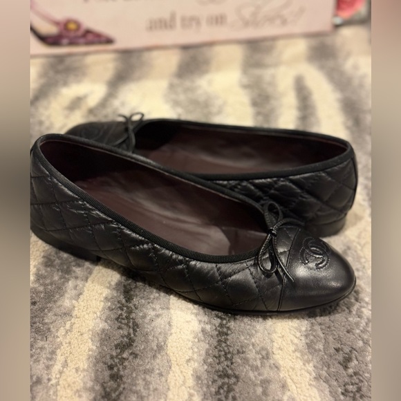 Chanel flats Black Aged Calfskin Quilted Cap Toe Ballerina Flats Size 37 - Picture 5 of 12